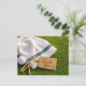 Golf bedankt met bal op groen gras briefkaart (Staand voorkant)