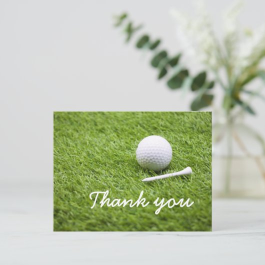 Golf Bedankt met golfbal en t-shirt op groen Briefkaart (Staand voorkant)
