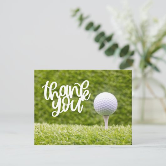 Golf Dank je kaart met golfbal op groen gras (Staand voorkant)