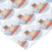 Golf die een gelukkige doornhaai op een surfbordsj tafelkleed (Gekanteld)