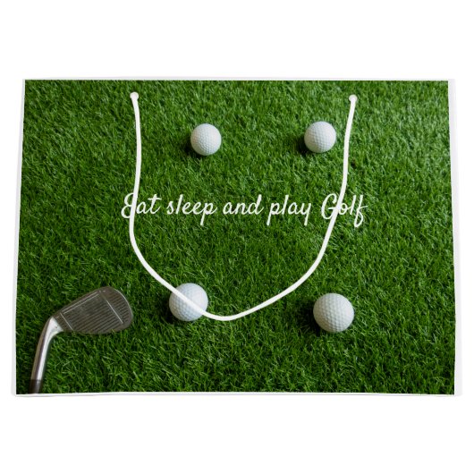 Golf Eat slaapt en speelt met golfballen op groen Groot Cadeauzakje
