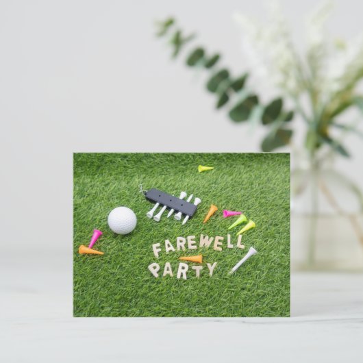 Golf Farewell Party met golfbal op groen gras Briefkaart (Staand voorkant)