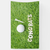 Golf gefeliciteerd met golfbal op groen spandoek (Verticaal)