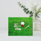 Golf Get Well Soon met golfbal op groene liefde Briefkaart (Staand voorkant)