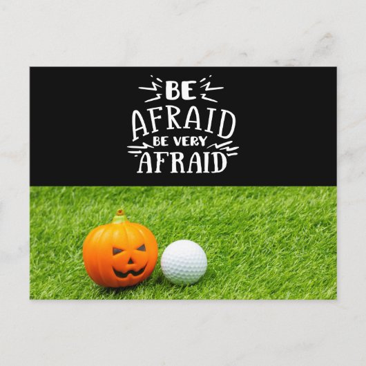 Golf Halloween met golfbal en pompoen op groen Briefkaart (Voorkant)