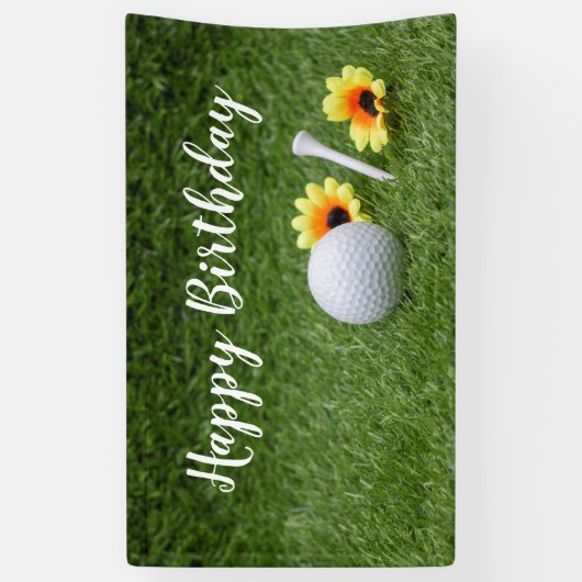 Golf Happy Birthday met golfbal op groen Spandoek (Verticaal)