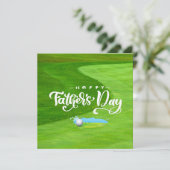 Golf happy vaderdag op golfbaan met bal (Staand voorkant)