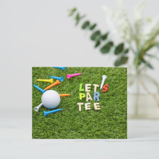 Golf laat t-shirt delen met golfbal en t-shirt op  briefkaart (Staand voorkant)