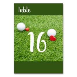 Golf met liefde op groen gras tafel nummer kaart