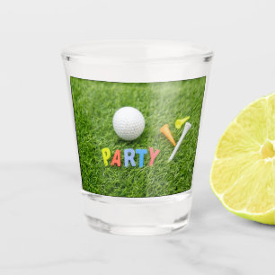 Golf Par T-shirt op groen gras voor golffeest Shot Glas