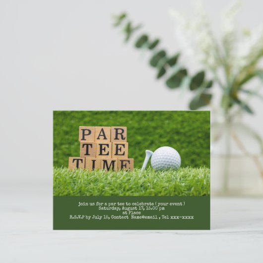 Golf redt de datum met golfbal en t-shirt briefkaart (Staand voorkant)