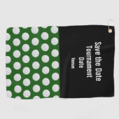 Golf Save the Date met golfbal op groen gras Golfhanddoek (Horizontaal)