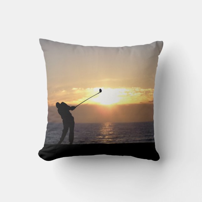 Golf spelen op zonsondergang kussen (Voorkant)