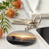 Golf spelen op zonsondergang sleutelhanger (Zijkant)