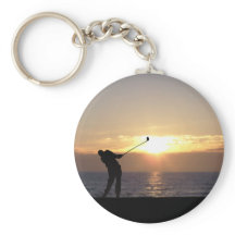 Golf spelen op zonsondergang