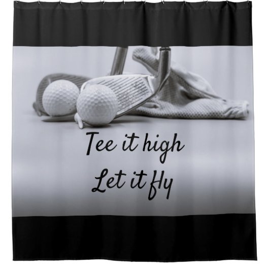 Golf-t-shirt en golfbal op zwarte achtergrond douchegordijn (Voorkant)