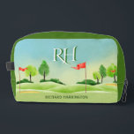 Golf Thema Cursus Groen Monogram Naam Toilettasje<br><div class="desc">Deze leuke dopp kit is voor de persoon die meteen bij je opkomt en die gewoon graag golf speelt. Gepersonaliseerd met hun monogram / initialen en naam. Als u ontwerphulp of een speciaal verzoek nodig hebt, stuur ons dan een chat en wij zorgen ervoor dat het voor u gebeurt.</div>