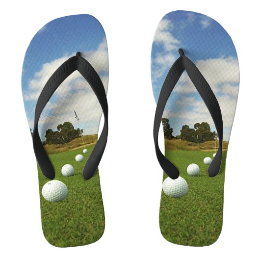Golf valt op het groen, teenslippers (Voetbed)