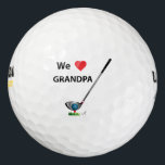 GOLF - We houden van het verjaardagscadeau van opa Golfballen<br><div class="desc">Show je liefde voor je opa met dit "We love Grandpa with Golf Ball Club and Red Heart" -ontwerp van Inge Lewis. Perfect verjaardagscadeau voor je opa/opa op zijn speciale dag. Vind meer bijpassende producten in de ingeinc.com winkel.</div>