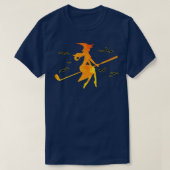 Golf Witch Riding Golf Stick Funny Halloween Golf T-shirt (Design voorkant)