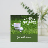 Golf wordt snel goed met kop thee en golfbal kaart (Staand voorkant)