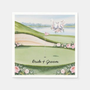 Golfbaan met bruiloft thema op het zetten van groe servet