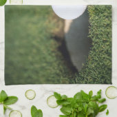 Golfbal aan de rand van het gat theedoek (Gevouwen)