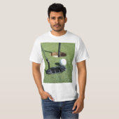 Golfbal die het groene licht geeft t-shirt (Voorkant volledig)