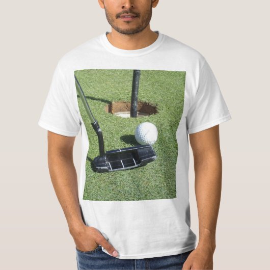 Golfbal die het groene licht geeft t-shirt (Voorkant)