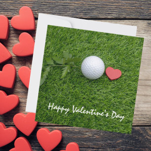 Golfbal en rood hart met liefde Valentijnsdag Feestdagenkaart