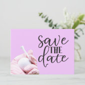 Golfbal en roze handschoen op roze voor dame save the date (Staand voorkant)