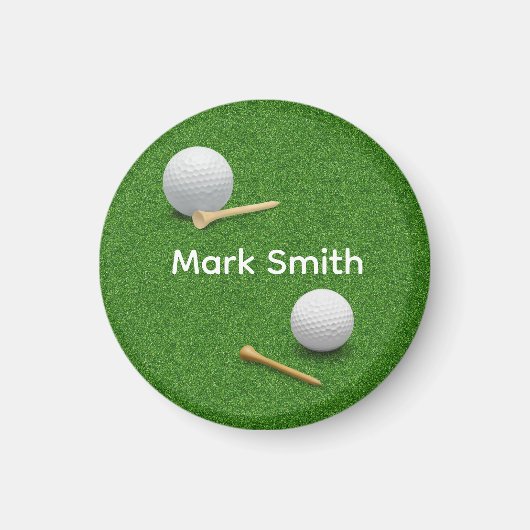 Golfbal en Tee op Groene Gras Knop Magneet (Voorkant)