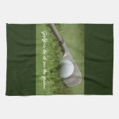 Golfbal en zandwiggolfers doen het op groen theedoek (Horizontaal)