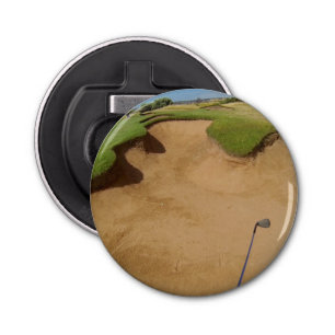 Golfbal in Bunker, Magnetic Bottle Opener. Button Flesopener