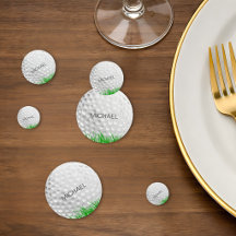 Golfbal in Gras