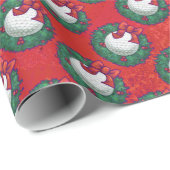 Golfbal in het grote patroon op rood cadeaupapier (Rol Hoek)