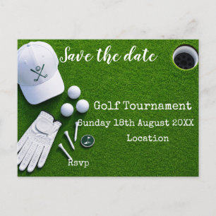 Golfbal met golfclub op groene save the date aankondigingskaart