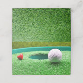 Golfbal met hart naast het gat plaatskaartje (Buitenkant ongevouwen)