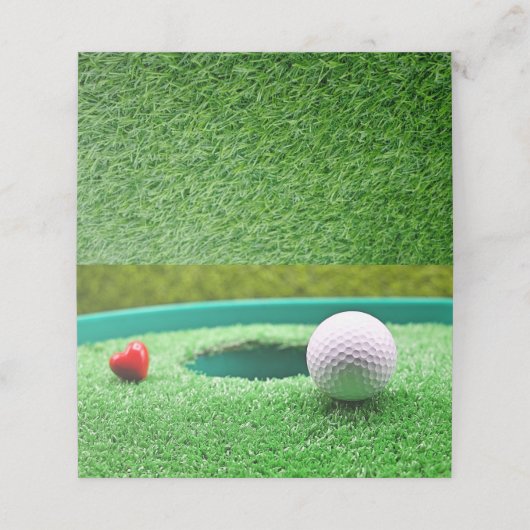Golfbal met hart naast het gat plaatskaartje (Buitenkant ongevouwen)