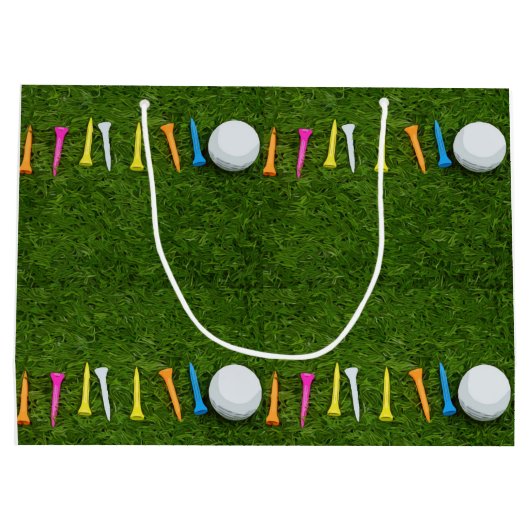 Golfbal met t - shirts op groengras golf groot cadeauzakje (Achterkant)