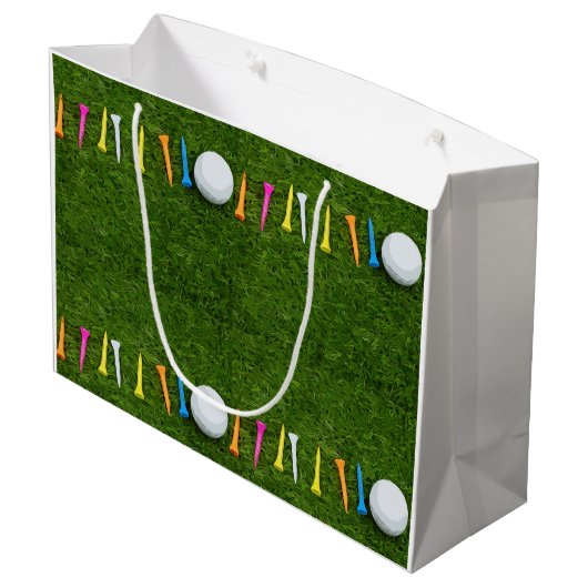Golfbal met t - shirts op groengras golf groot cadeauzakje (Achterkant Gekanteld)