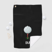 Golfbal op een T-shirt zwarte Initialen Golfhanddoek (Insitu)