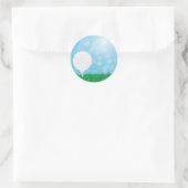 golfbal op gras ronde sticker (Tas)