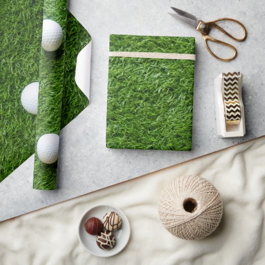 Golfbal op groen gras cadeaupapier (Crafts)
