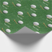 Golfbal op groen gras voor golfer cadeaupapier (Hoek)