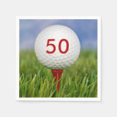 golfbal op rode tee servet (Voorkant)