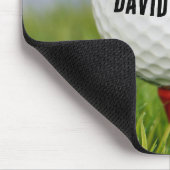 Golfbal op rood T-shirt Muismat (Hoek)