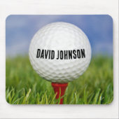 Golfbal op rood T-shirt Muismat (Voorkant)