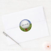 golfbal op rood t-shirt ronde sticker (Envelop)