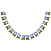 Golfbal op t-shirt in gras voor 75e verjaardag vlaggetjes (Alle)